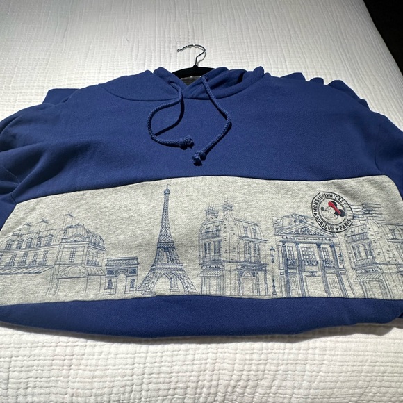 Disney Epcot Paris Mickey World Showcase Hoodie - Picture 5 of 8